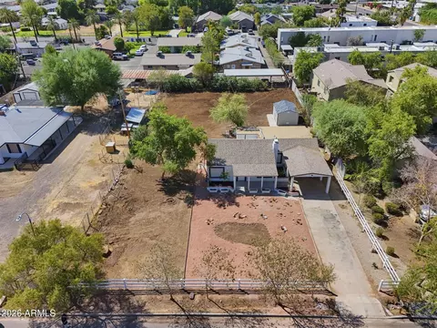 View/Area - 2241 W Morten Ave, Phoenix, AZ 85021 photo 3 of 8