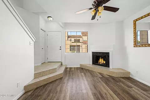 Living - 1025 E Highland Ave #32, Phoenix, AZ 85014 photo 4 of 4