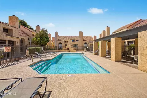 Exterior - 1025 E Highland Ave #32, Phoenix, AZ 85014 photo 2 of 2