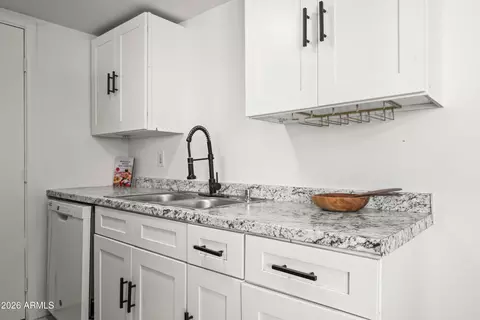 Kitchen - 4627 E Southgate Ave, Phoenix, AZ 85040 photo 3 of 3