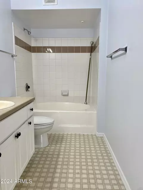 Bath - 1701 E Colter St #421, Phoenix, AZ 85016 photo 1 of 2