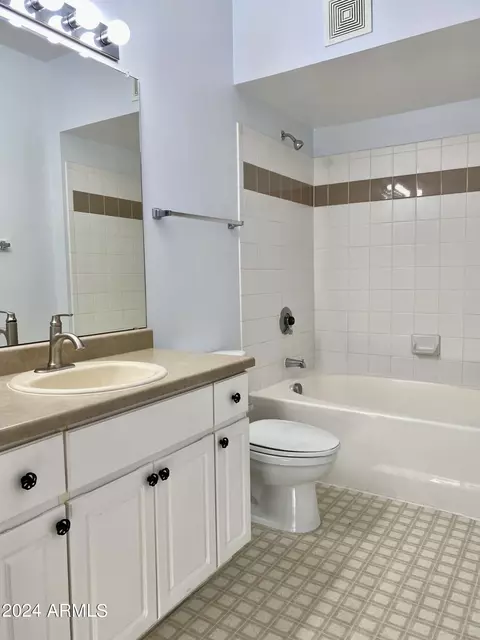 Bath - 1701 E Colter St #421, Phoenix, AZ 85016 photo 2 of 2