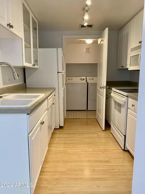 Kitchen - 1701 E Colter St #421, Phoenix, AZ 85016 photo 1 of 4