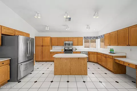 Kitchen - 16840 S 36th Pl, Phoenix, AZ 85048 photo 2 of 4