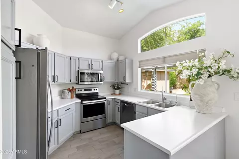 Kitchen - 3220 E Sierra St, Phoenix, AZ 85028 photo 1 of 3