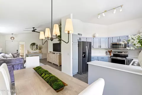 Dining - 3220 E Sierra St, Phoenix, AZ 85028 photo 3 of 3