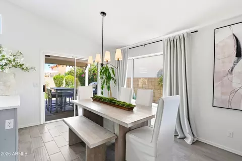 Dining - 3220 E Sierra St, Phoenix, AZ 85028 photo 1 of 3