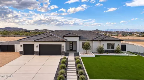 1858 W Lucky Ln, San Tan Valley, AZ 85144