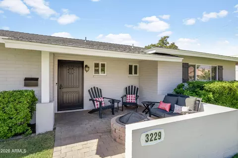 Exterior - 3229 E Montecito Ave, Phoenix, AZ 85018 photo 3 of 9
