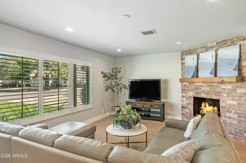 Living - 3229 E Montecito Ave, Phoenix, AZ 85018 photo 3 of 5