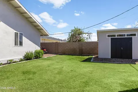 Exterior - 3229 E Montecito Ave, Phoenix, AZ 85018 photo 7 of 9