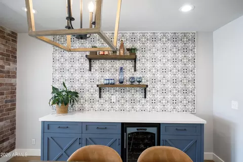 Dining - 3229 E Montecito Ave, Phoenix, AZ 85018 photo 4 of 4