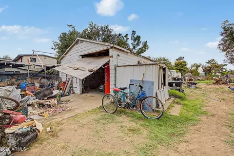 Exterior - 36 S 64th Ave, Phoenix, AZ 85043 photo 5 of 11