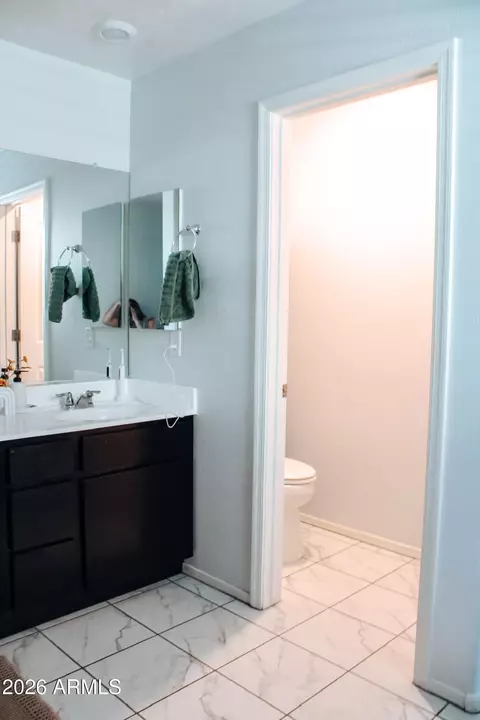 Bath - 2955 E Farmdale Ave, Mesa, AZ 85204 photo 2 of 3