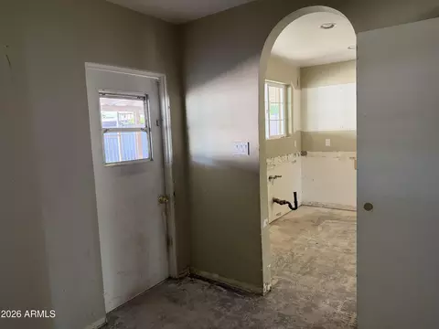 Entry Way - 1002 E Vermont Ave, Phoenix, AZ 85014 photo 2 of 2