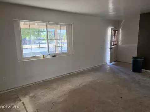 Living - 1002 E Vermont Ave, Phoenix, AZ 85014 photo 3 of 6