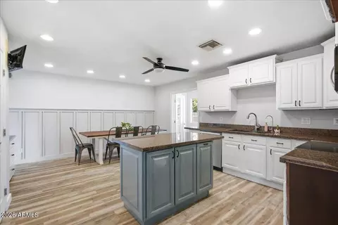 Kitchen - 686 W 22nd Ave, Apache Junction, AZ 85120 photo 4 of 7