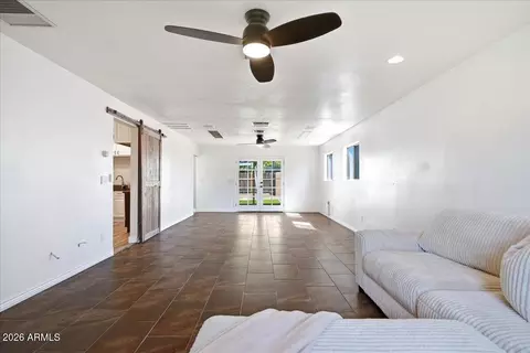 Living - 686 W 22nd Ave, Apache Junction, AZ 85120 photo 3 of 8
