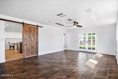 Living - 686 W 22nd Ave, Apache Junction, AZ 85120 photo 6 of 8