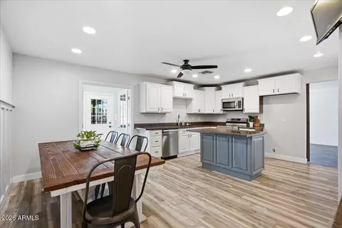 Kitchen - 686 W 22nd Ave, Apache Junction, AZ 85120 photo 1 of 7