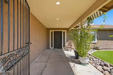 Exterior - 686 W 22nd Ave, Apache Junction, AZ 85120 photo 4 of 9