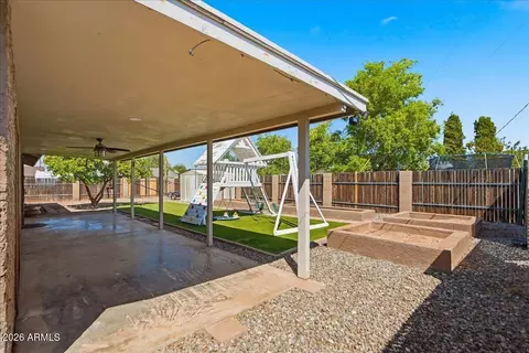 Exterior - 686 W 22nd Ave, Apache Junction, AZ 85120 photo 5 of 9