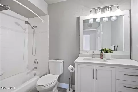 Bath - 686 W 22nd Ave, Apache Junction, AZ 85120 photo 3 of 3