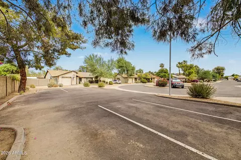 5614 W Buffalo St, Chandler, AZ 85226