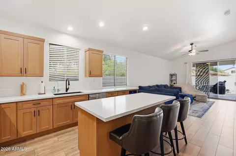 Kitchen - 2420 E Darrel Rd, Phoenix, AZ 85042 photo 5 of 6