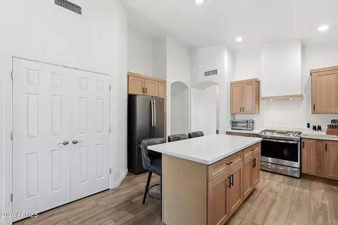 Kitchen - 2420 E Darrel Rd, Phoenix, AZ 85042 photo 3 of 6