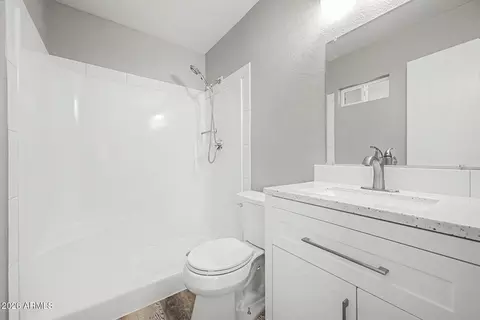 Bath - 2724 E Holmes Ave, Mesa, AZ 85204 photo 1 of 2