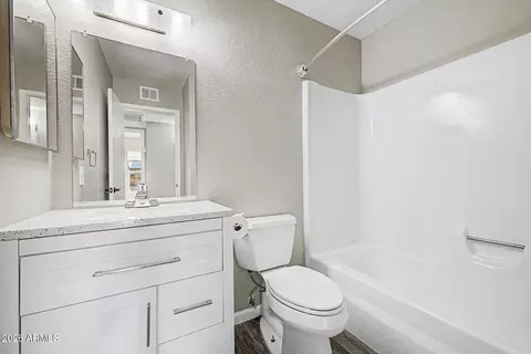 Bath - 2724 E Holmes Ave, Mesa, AZ 85204 photo 2 of 2