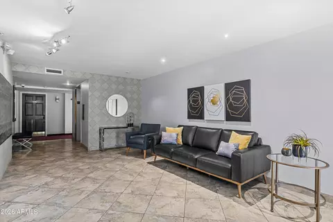 7860 E Camelback Rd #206, Scottsdale, AZ 85251
