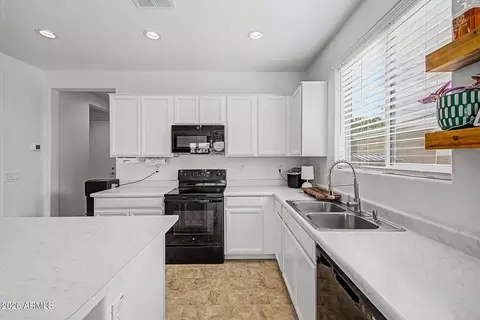 Kitchen - 976 W Sullivan Ave, Coolidge, AZ 85128 photo 2 of 4