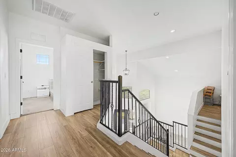 Entry Way - 2707 W Lamar Rd, Phoenix, AZ 85017 photo 7 of 8