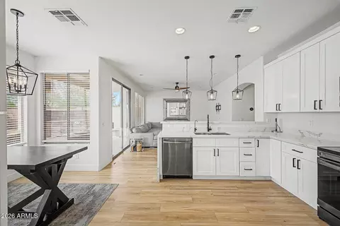 Kitchen - 2707 W Lamar Rd, Phoenix, AZ 85017 photo 1 of 4