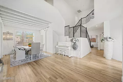 Entry Way - 2707 W Lamar Rd, Phoenix, AZ 85017 photo 2 of 8