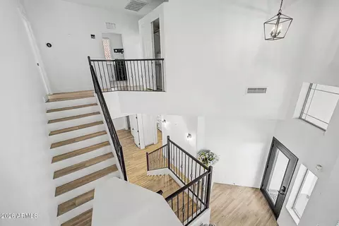 Entry Way - 2707 W Lamar Rd, Phoenix, AZ 85017 photo 6 of 8