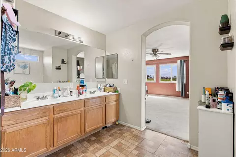Bath - 3201 S 63rd Ln, Phoenix, AZ 85043 photo 3 of 4