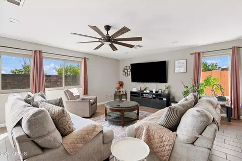 Living - 3201 S 63rd Ln, Phoenix, AZ 85043 photo 2 of 5