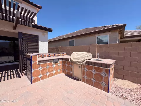 Exterior - 841 E Gary Ln, Phoenix, AZ 85042 photo 3 of 8