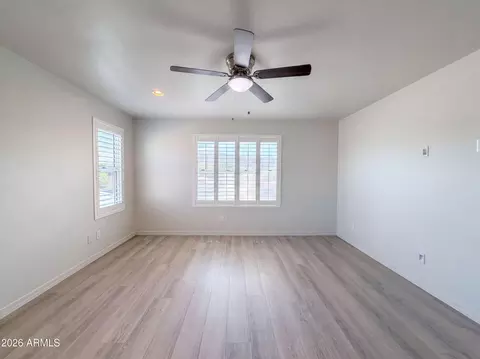 Living - 841 E Gary Ln, Phoenix, AZ 85042 photo 1 of 1