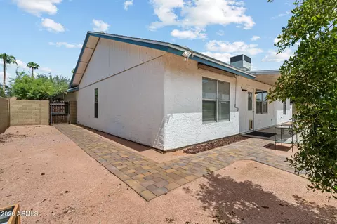 Exterior - 5115 E Salinas St, Phoenix, AZ 85044 photo 6 of 8