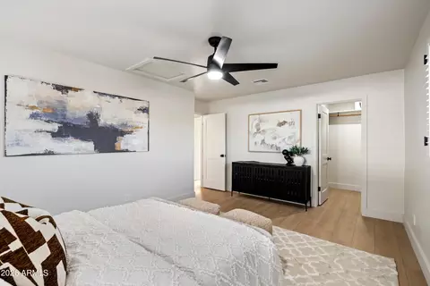 Bedroom - 709 E Royal Palm Rd, Phoenix, AZ 85020 photo 3 of 4