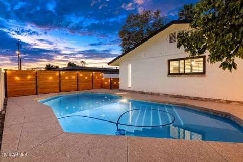 Exterior - 709 E Royal Palm Rd, Phoenix, AZ 85020 photo 4 of 12