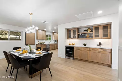 Dining - 709 E Royal Palm Rd, Phoenix, AZ 85020 photo 1 of 3