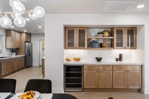 Kitchen - 709 E Royal Palm Rd, Phoenix, AZ 85020 photo 1 of 6
