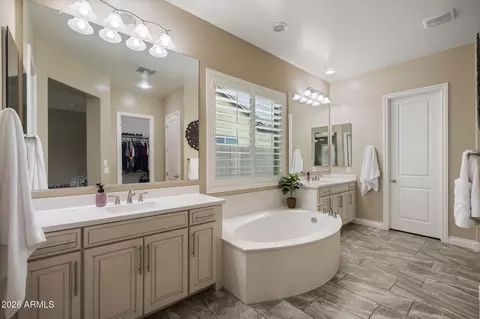 Bath - 3785 E Strawberry Dr, Gilbert, AZ 85298 photo 2 of 5