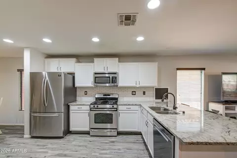 Kitchen - 9311 E Greenway St, Mesa, AZ 85207 photo 1 of 2