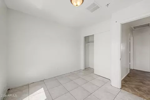 Bedroom - 634 E Dekalb Ln, Phoenix, AZ 85040 photo 6 of 6